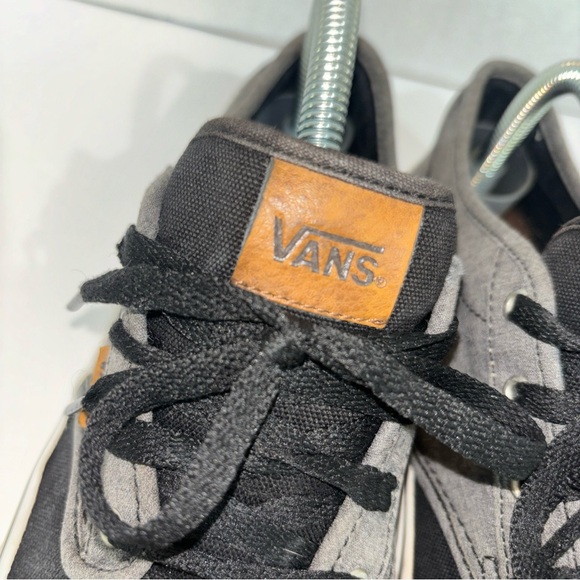 Vans Youth Size 7 Old Skool Lace Up 2 Tone black/gray Sneakers #500714 - Picture 3 of 12